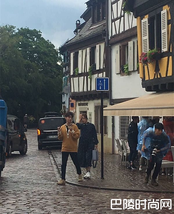 王俊凯赵薇照片