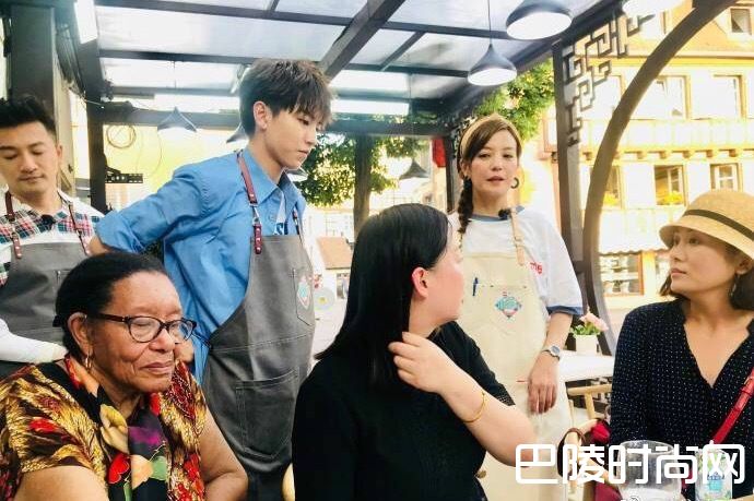 王俊凯中餐厅照片