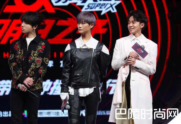 华晨宇青峰照片