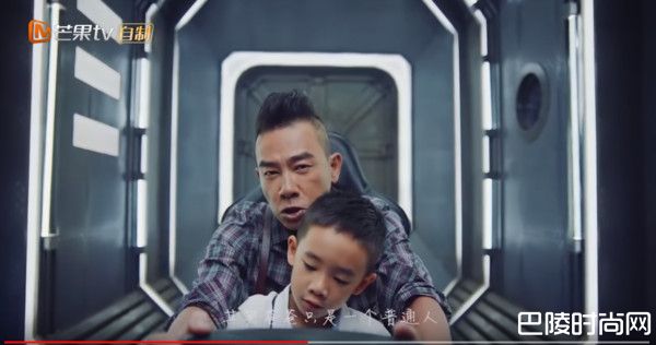 jasper和爸爸照片